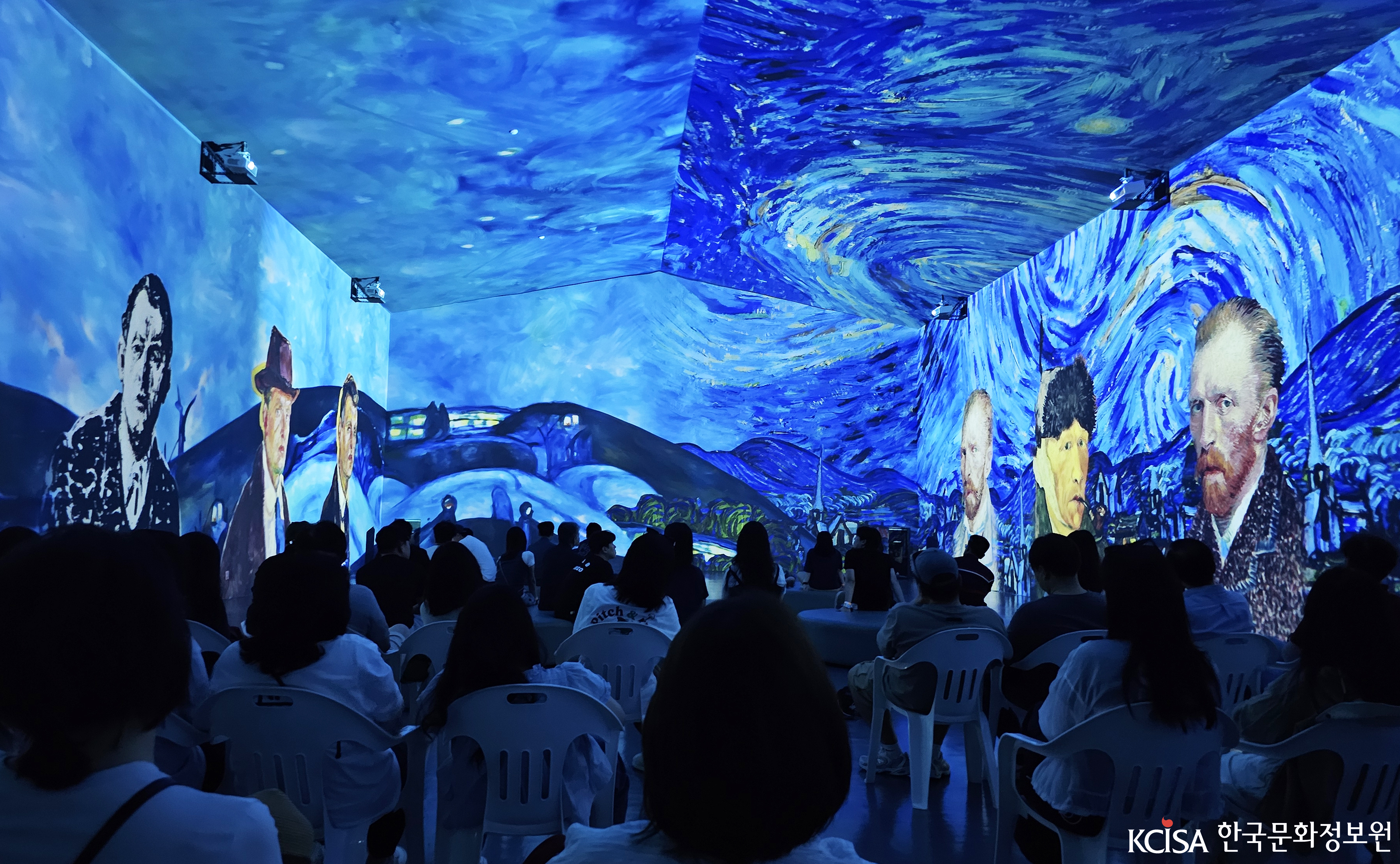 2025년 한국문화정보원 임직원 역량 강화 워크숍(아트팩토리 참기름 미디어아트 전시 참관)